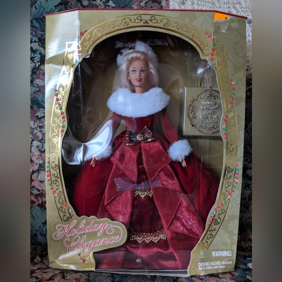 Holiday Elegance Barbie - Picture 3 of 3